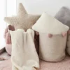 Coussin « Star » beige de Lorena Canals
