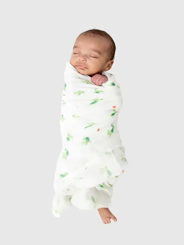 Couverture d'emmaillotage en bambou « Petite tortue »
