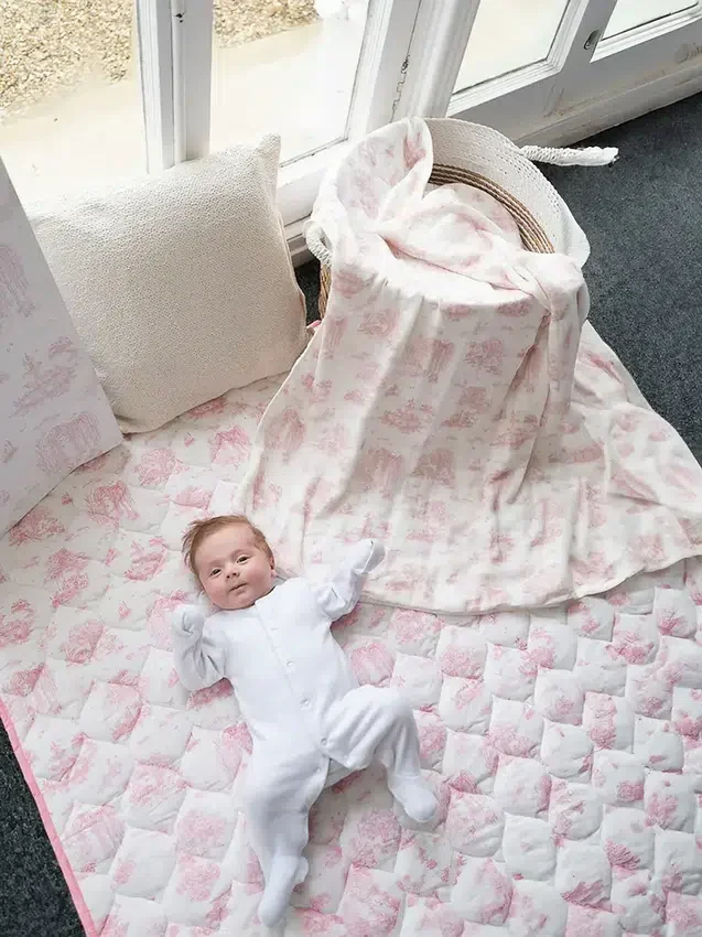 Couverture pour bébé en bambou « Spring Toile » de The Gilded Bird