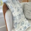 Couverture pour bébé en bambou « Spring Toile » de The Gilded Bird