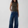Débardeur moderne à col montant