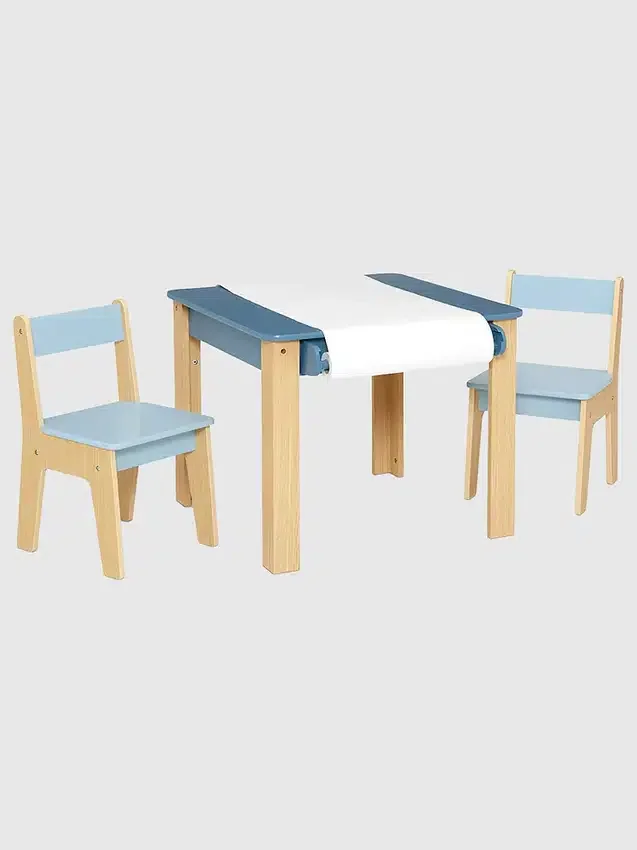 Ensemble comprenant une table et deux chaises pour tout-petits