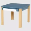 Ensemble comprenant une table et deux chaises pour tout-petits