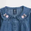 Ensemble en denim à motifs floraux pour bébé