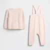 Ensemble pull et salopette pour bébé