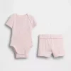 Ensemble short « Grow-With-Me » en maille finement côtelée pour bébé