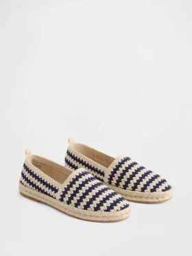 Espadrilles plates au crochet