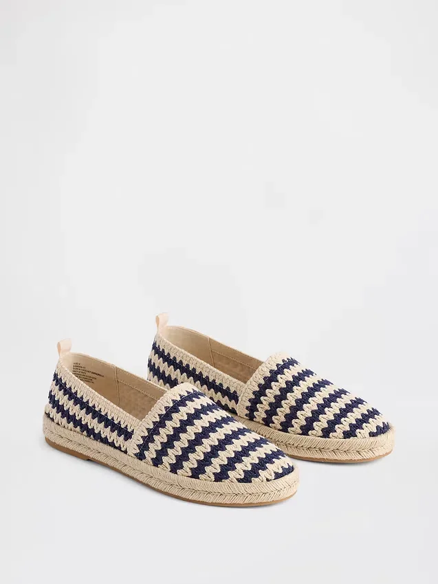 Espadrilles plates au crochet