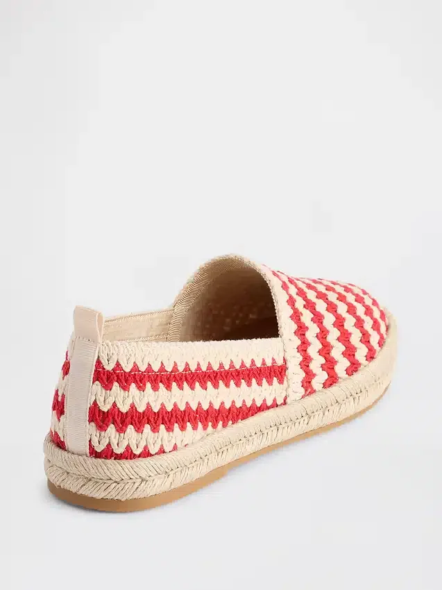 Espadrilles plates au crochet