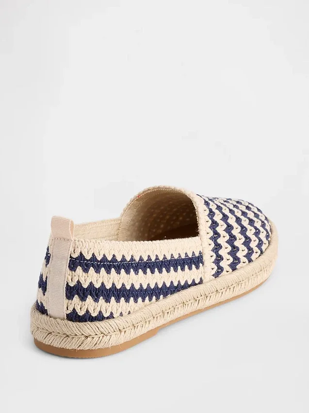 Espadrilles plates au crochet