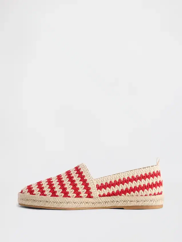 Espadrilles plates au crochet