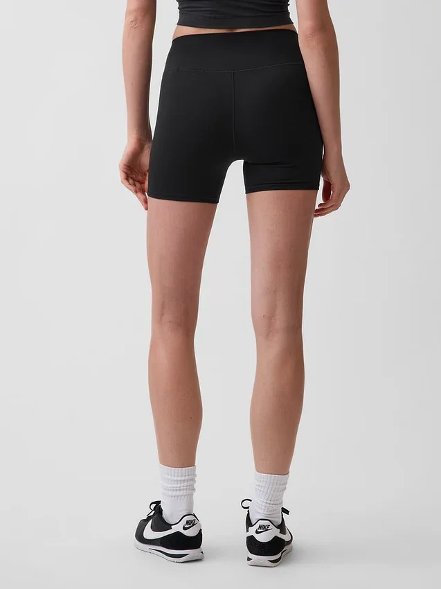 GapFit Smooth Bike Shorts 4"