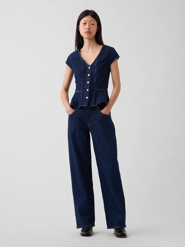 Haut ajusté en denim à manches courtes et bas à basque