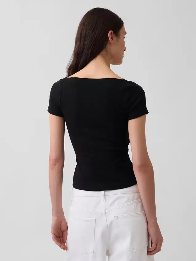 Haut moderne à bordures en dentelle