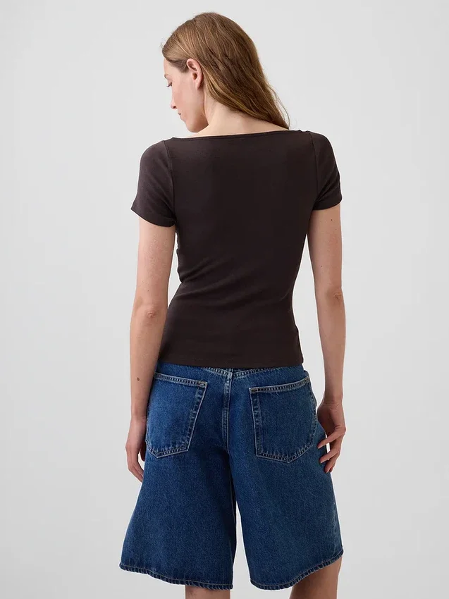 Haut moderne à bordures en dentelle