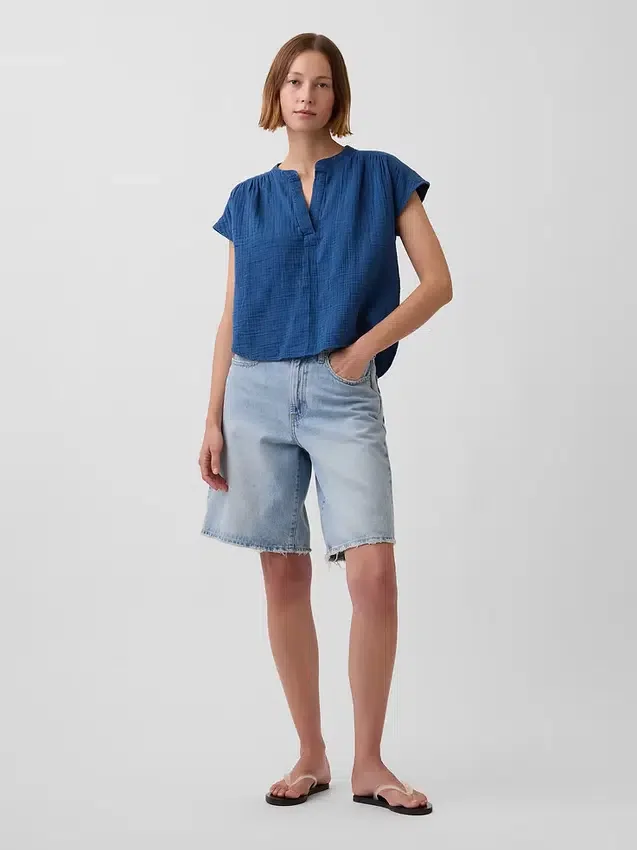 Haut oversize en denim de gaze de coton à encolure fendue