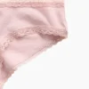 Hipster « cheeky » ultra-doux en coton stretch bio avec bordure en dentelle
