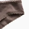 Hipster « cheeky » ultra-doux en coton stretch bio avec bordure en dentelle