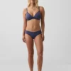 Hipster « cheeky » ultra-doux en coton stretch bio avec bordure en dentelle