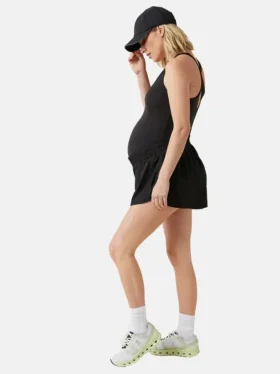 Ingrid et Isabel : la robe de sport de maternité « Tennis »