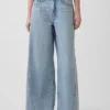Jean baggy taille moyenne avec ceinture
