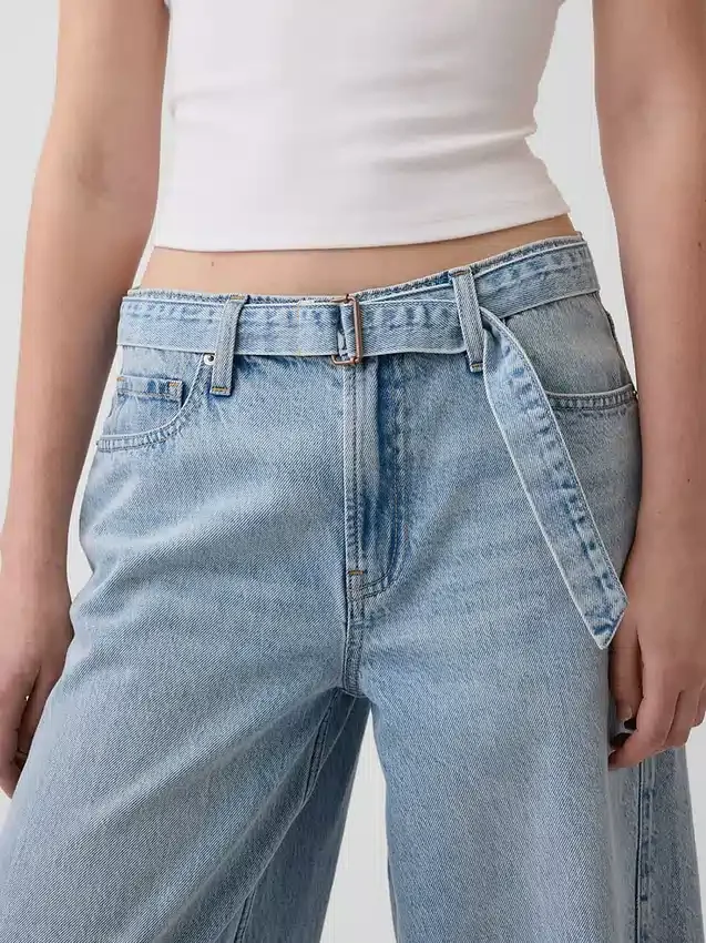 Jean baggy taille moyenne avec ceinture