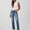 Jean court taille basse, long et ajusté