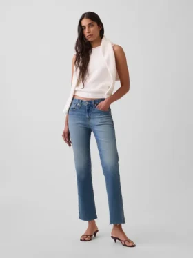 Jean court taille basse, long et ajusté