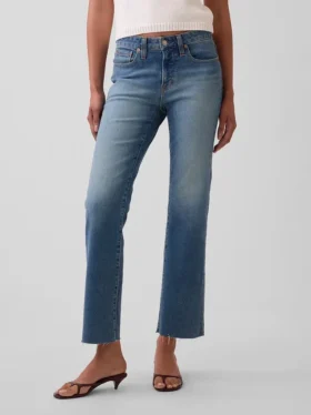 Jean court taille basse, long et ajusté