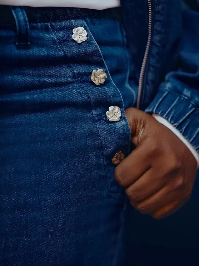 Jean à taille haute, pinces et jambes larges GAP × Hfr par Atelier Ndigo