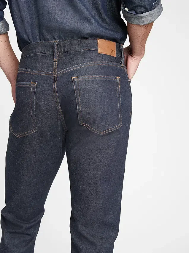 Jeans athlétiques fuselés