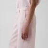 Jeans baggy rose taille basse GAP × Hfr de la collection Nicole Benefield