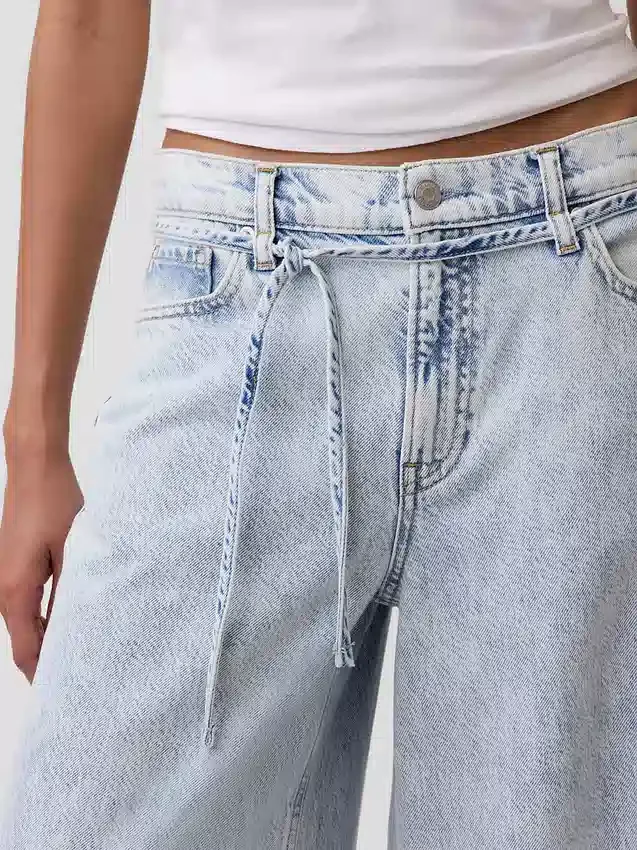Jeans baggy à taille mi-haute, ultra-doux, avec micro-ceinture