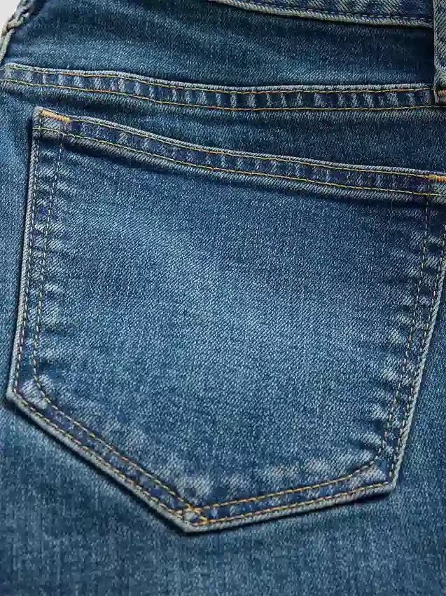 Jeans Curvy taille basse, long et ajusté