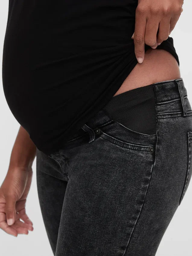 Jeans de maternité à empiècement