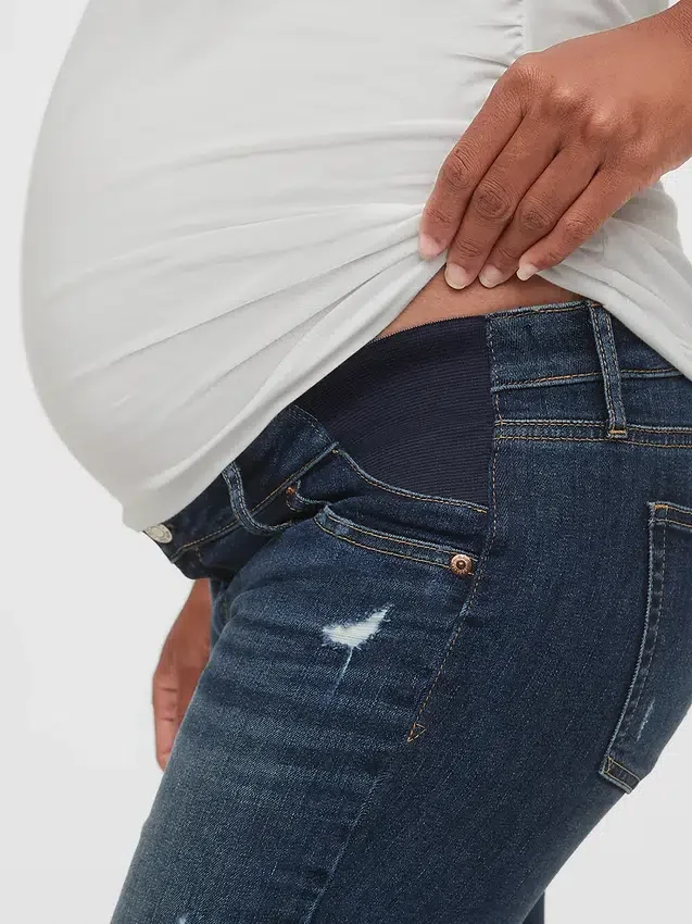 Jeans de maternité à empiècements aux chevilles