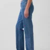 Jeans droit décontracté à taille mi-haute et broderies