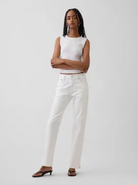 Jeans droit décontracté à taille mi-haute et ourlet fendu