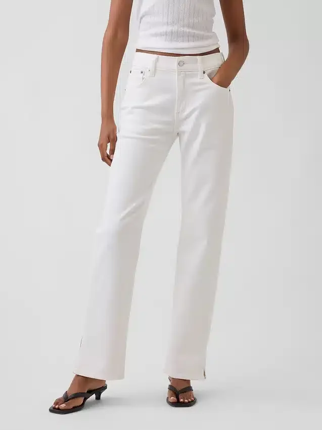 Jeans droit décontracté à taille mi-haute et ourlet fendu