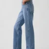 Jeans droit fuselé à taille mi-haute