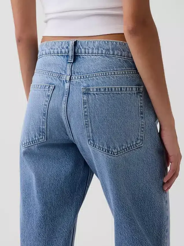 Jeans droit fuselé à taille mi-haute