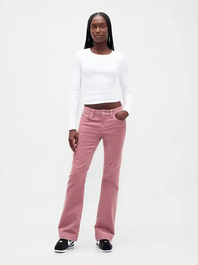 Jeans en velours côtelé taille basse, coupe longue et ajustée