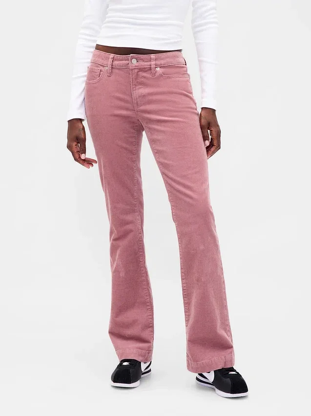 Jeans en velours côtelé taille basse, coupe longue et ajustée