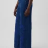 Jeans GAP × Hfr à taille basse, imprimé floral et coupe très ample par Atelier Ndigo