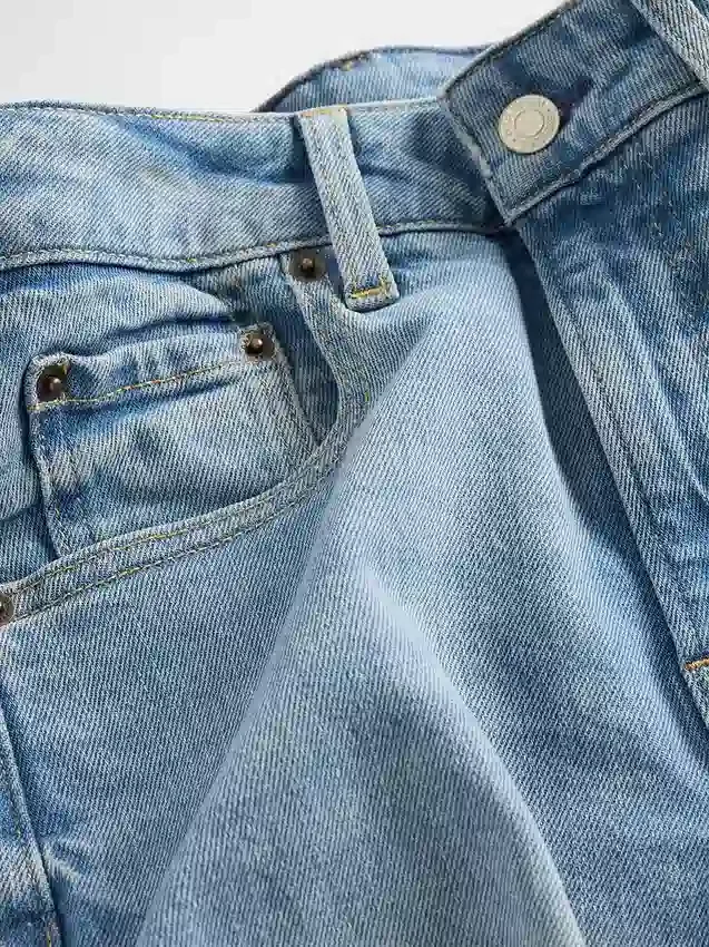 Jeans large aux chevilles, coupe « Curvy High Stride »