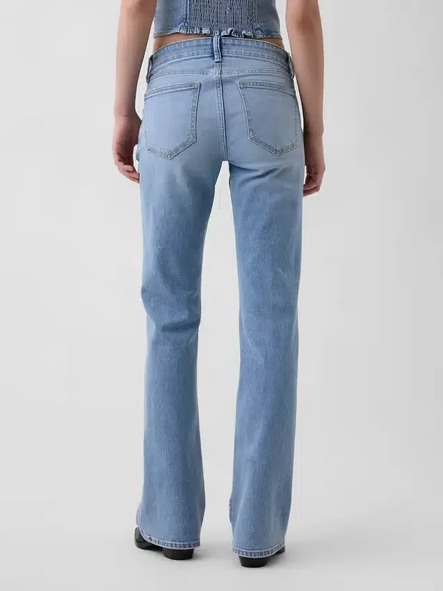 Jeans marin taille basse, long et ajusté
