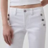 Jeans marin taille basse, long et ajusté