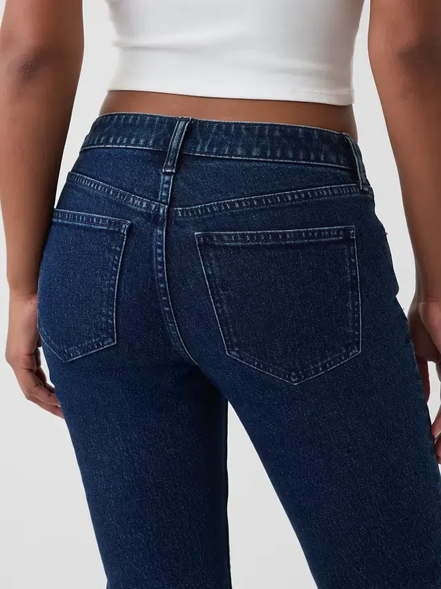 Jeans slim droit taille basse « années 90 » pour silhouettes rondes