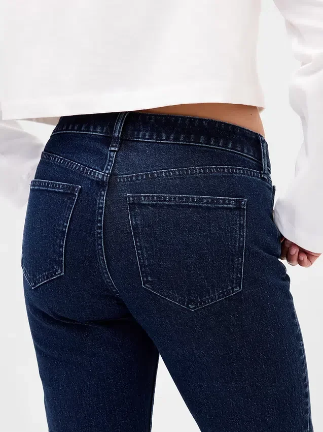 Jeans slim droit taille basse « années 90 » pour silhouettes rondes