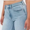Jeans slim droit taille haute « Curvy » style années 90